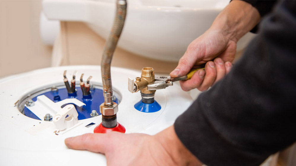 Water Heater Maintenance in El Mesquite